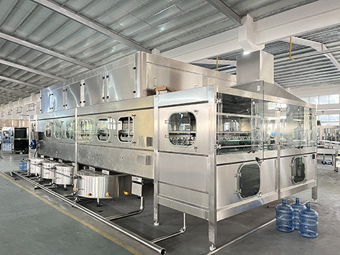 桶裝水灌裝機的換季保養工作不可少